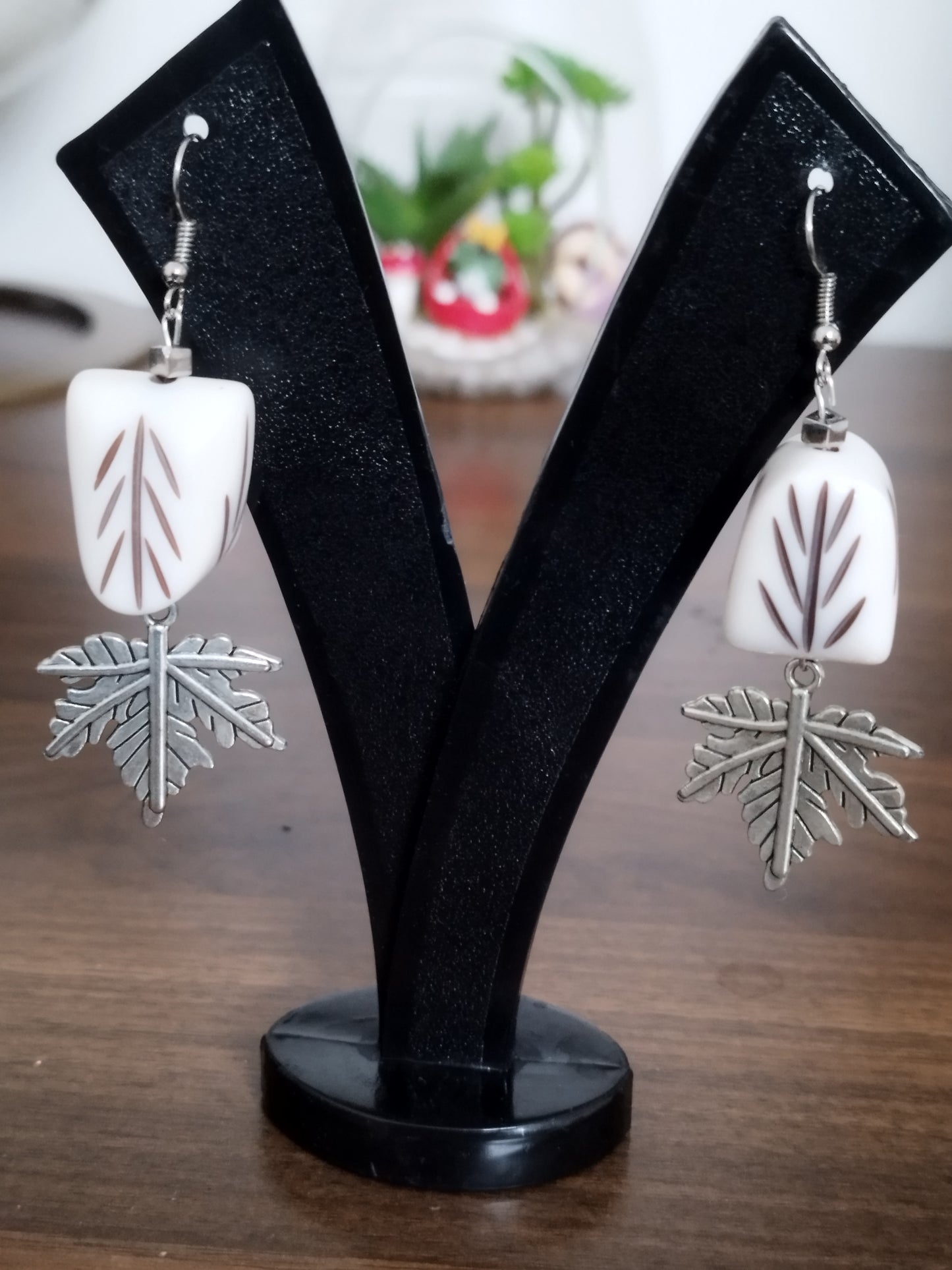 Trending Leaf Stoney Earrings