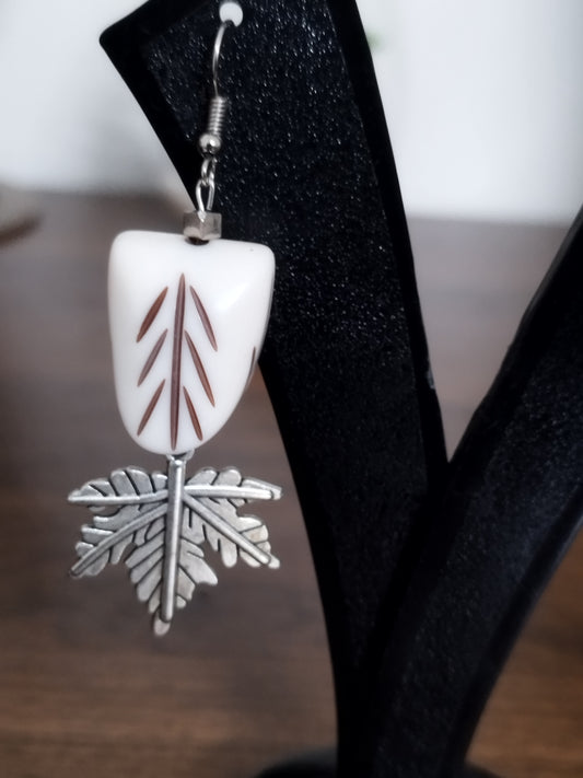 Trending Leaf Stoney Earrings
